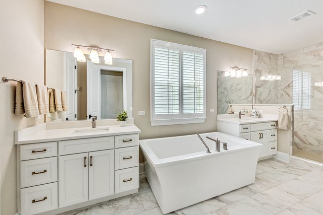 2811 Parkside Cir, House other with 3 bedrooms, 3 bathrooms and 2 parking in Glenview IL | Image 18