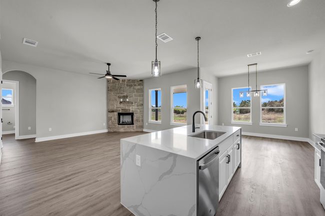 112 Rosebud Ranch Rd, House other with 5 bedrooms, 2 bathrooms and null parking in Bertram TX | Image 4