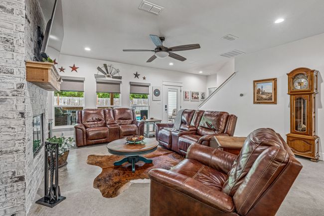 242 Little Tree, House other with 3 bedrooms, 3 bathrooms and null parking in Tolar TX | Image 12