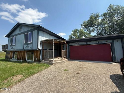 1804 14th Ave E, Williston, ND, 58801-6438 | Card Image