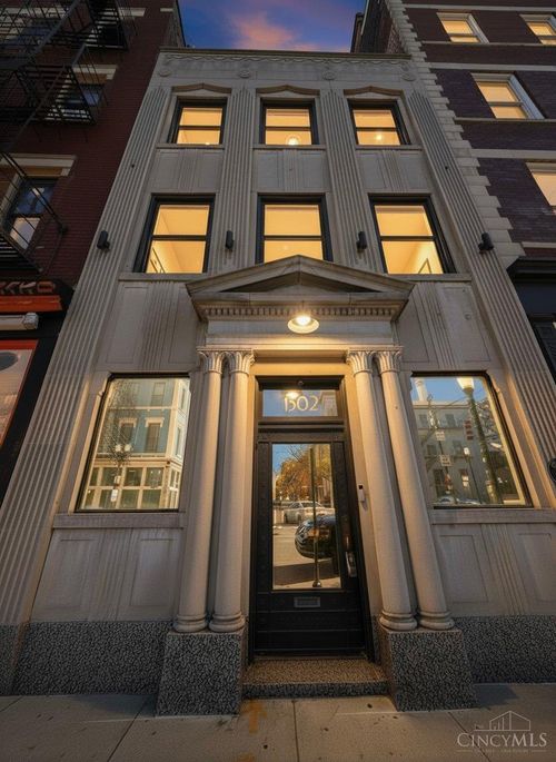 1302 Main St, Cincinnati, OH, 45202-7614 | Card Image