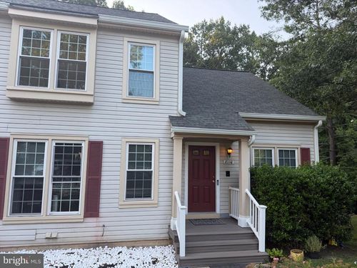 8110 Clifforest Dr, SPRINGFIELD, VA, 22153-2625 | Card Image