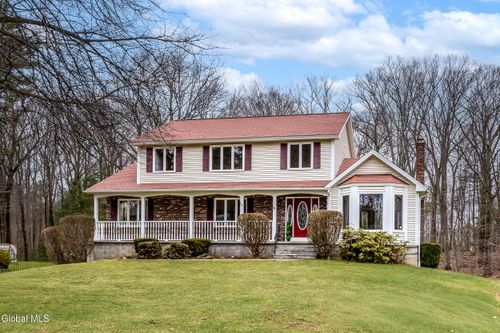 42 Deer Run Holw, Halfmoon, NY, 12065-5663 | Card Image