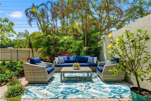 17-1835 Bridgepointe Cir, Vero Beach, FL, 32967-6837 | Card Image