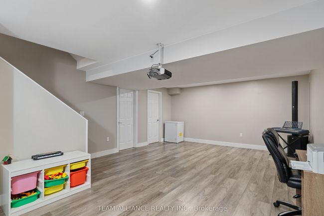 25 Queensway Dr, House other with 3 bedrooms, 4 bathrooms and 4 parking in Strathroy ON | Image 26