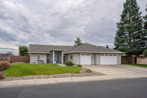 12890 Ivy Ln, Red Bluff, CA, 96080-9027 | Card Image