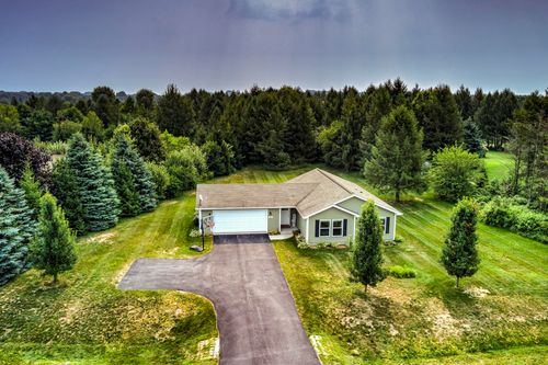 725 Francis Dr, Traverse City, MI, 49696-8700 | Card Image