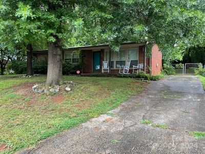 724 Scott Street, House other with 3 bedrooms, 1 bathrooms and null parking in Burlington NC | Image 1