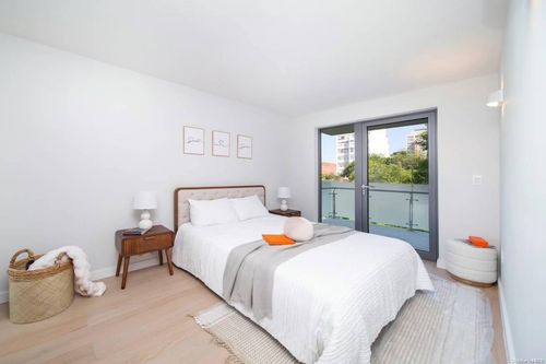 5d-136-80 41st Ave, Flushing, NY, 11355-2425 | Card Image
