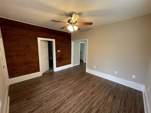 7012 Fm 1952 Rd, Wallis, TX, 77485-9673 | Card Image