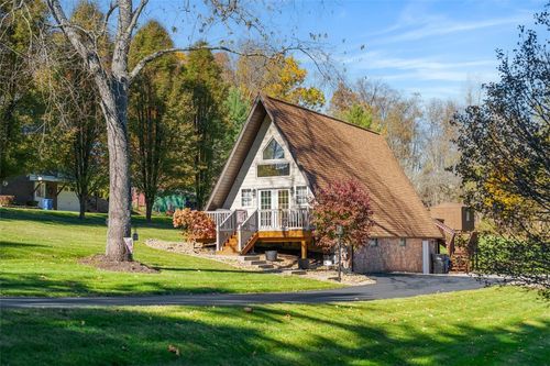 11665 Wilshire Dr, North Huntingdon, PA, 15642-9583 | Card Image