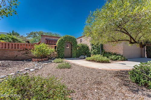 1689 W Calle Hacienda, Green Valley, AZ, 85622-3243 | Card Image