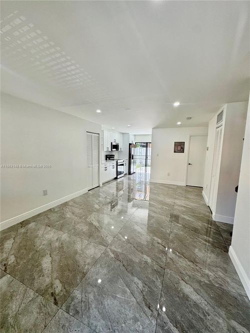 apt-107-2740 W 61st St, Hialeah, FL, 33016-5950 | Card Image
