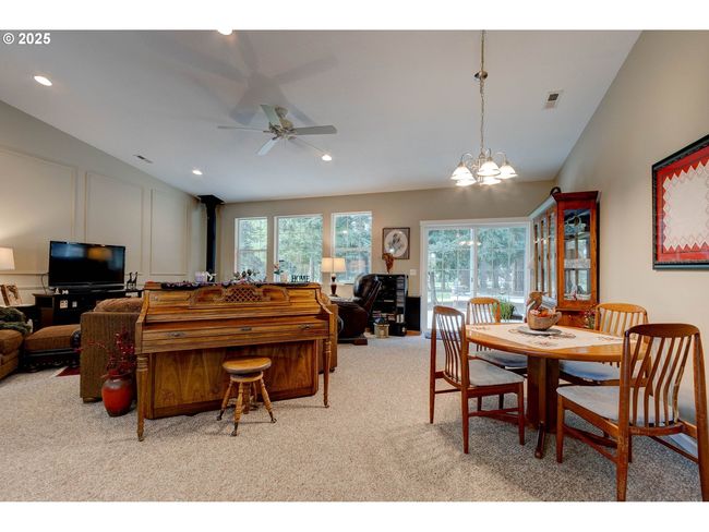 19691 Se Semple Rd, House other with 3 bedrooms, 2 bathrooms and 2 parking in Damascus OR | Image 7
