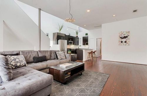 2423 Wentworth St, Houston, TX, 77004-6047 | Card Image