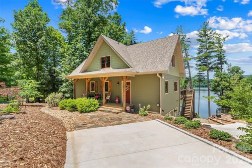 590 Larkhaven Dr, Nebo, NC, 28761-8907 | Card Image