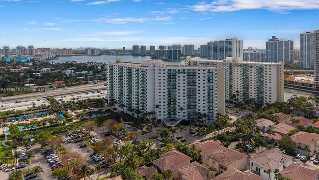 24 - 19380 Collins Ave, Condo with 1 bedrooms, 1 bathrooms and null parking in Sunny Isles Beach FL | Image 22