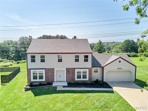 15648 Sugarridge Ct, Chesterfield, MO, 63017-5229 | Card Image