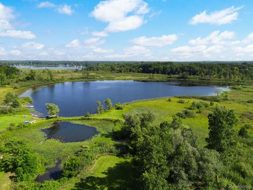 3450 Hooker E Whitewood Road, Hamburg Township, MI, 48169 | Card Image