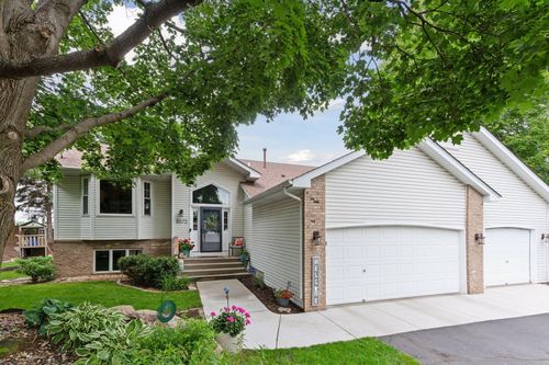 8572 Alisa Ct, Chanhassen, MN, 55317-9371 | Card Image