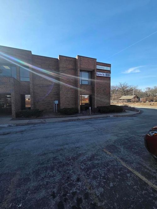 ste-202-3425 E Locust St, Davenport, IA, 52803-3573 | Card Image