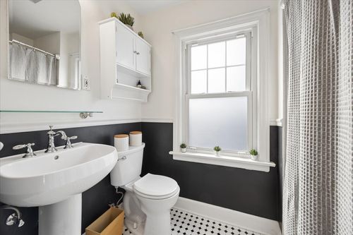 1226 Highridge Pkwy, Westchester, IL, 60154-3423 | Card Image