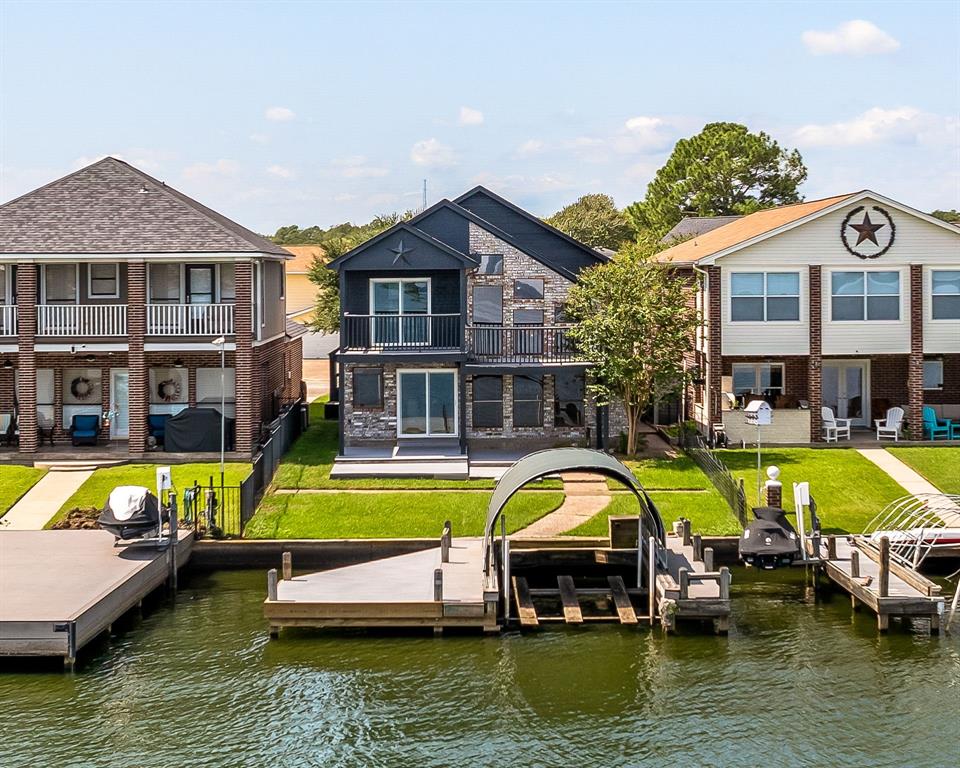 Deepwater Dr, Montgomery, TX 77356