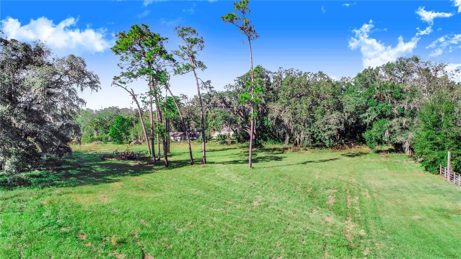 Land in DAVENPORT 3