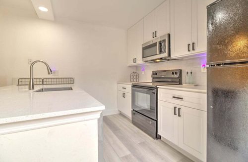 593 Green Springs Pl, West Palm Beach, FL, 33409-7512 | Card Image