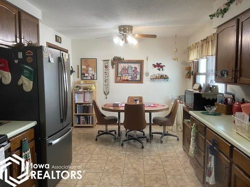 830 5th Ave Sw, Britt, IA, 50423-1213 | Card Image