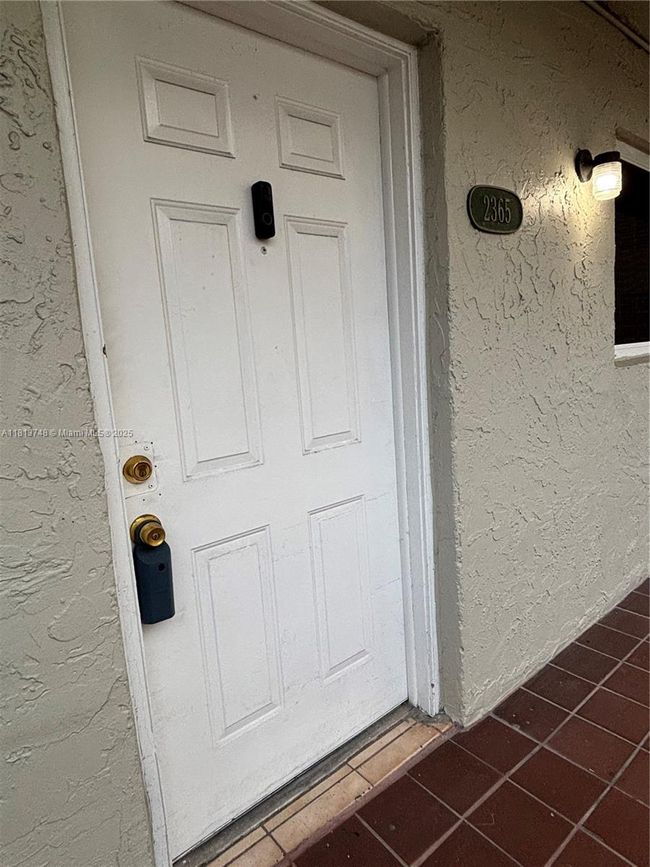 APT-2365 - 10000 Nw 80 Th Ct, Condo with 2 bedrooms, 2 bathrooms and null parking in Hialeah Gardens FL | Image 5