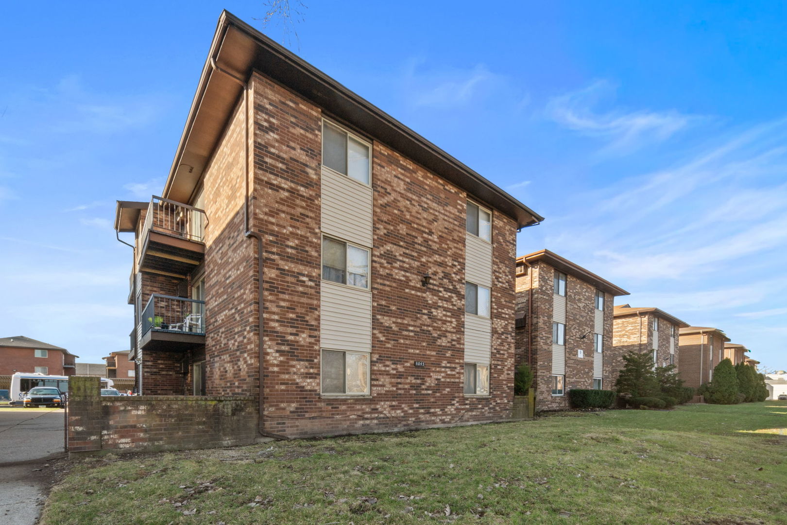 Commercial Sale in Lansing