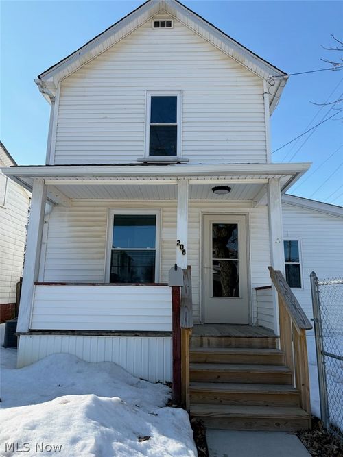 208 S 15th St, Sebring, OH, 44672-2004 | Card Image