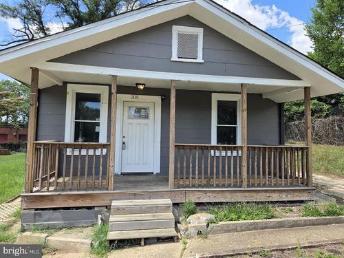 208 68th Pl, CAPITOL HEIGHTS, MD, 20743-2105 | Card Image