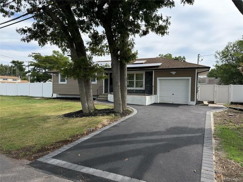 109 Westwood Ave, Deer Park, NY, 11729-2223 | Card Image