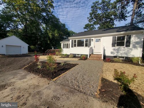 24 Larkspur St, BROWNS MILLS, NJ, 08015-2338 | Card Image