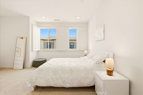 4-2953 W Lincoln Ave, Anaheim, CA, 92801-8252 | Card Image