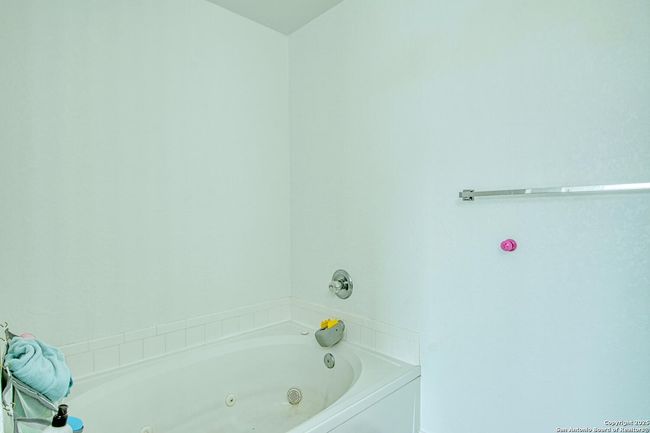 112 Springtree Holw, House other with 4 bedrooms, 3 bathrooms and null parking in Cibolo TX | Image 37