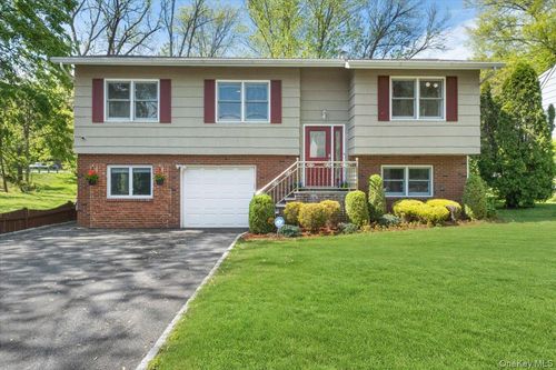2 Carrigan Ave, White Plains, NY, 10605-4607 | Card Image