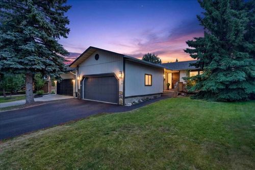 756 Strathcona Drive Sw, Calgary, AB, T3H1S1 | Card Image