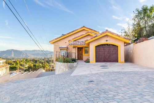 711 Mission Dr, Camarillo, CA, 93010-1150 | Card Image