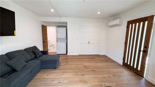 adu-7257 Wilbur Ave, Reseda, CA, 91335-2662 | Card Image
