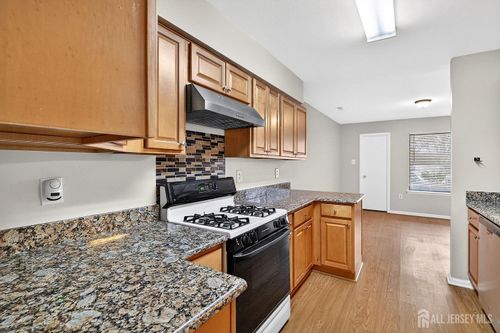 70 Hampshire Dr, Plainsboro, NJ, 08536-4315 | Card Image