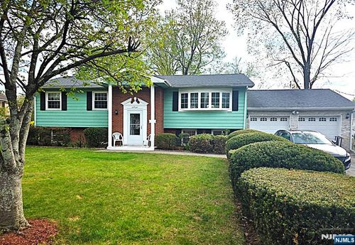 41 Cooper Ave, Roseland, NJ, 07068-1627 | Card Image