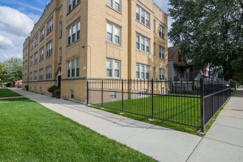 apt-3e-4715 W Cornelia Ave, Chicago, IL, 60641-3883 | Card Image
