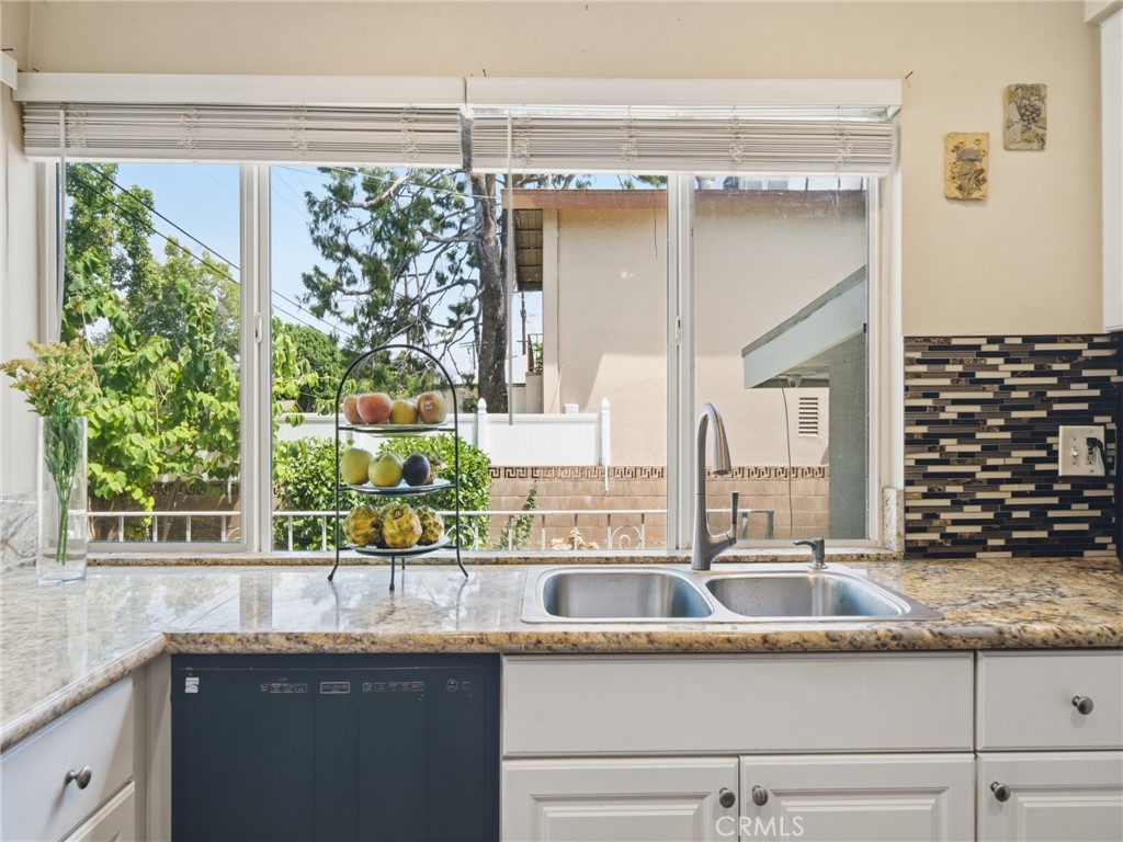 Residential in Winnetka 4