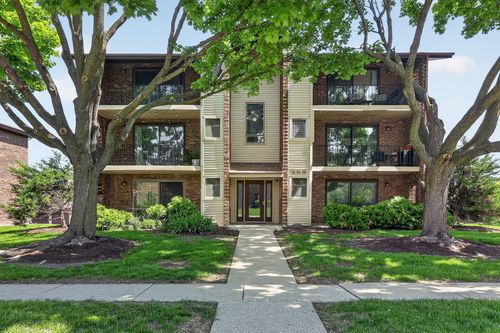 300-468 Valley Dr, Naperville, IL, 60563-2936 | Card Image