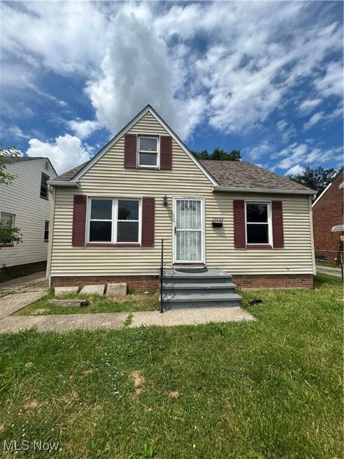 15409 Harvard Ave, Cleveland, OH, 44128-1944 | Card Image