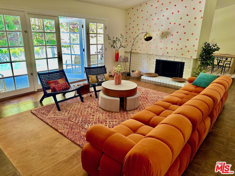 Residential Lease in Los Angeles 4