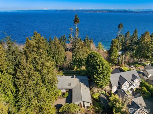 10700 Ne Broomgerrie Rd, Bainbridge Island, WA, 98110-1900 | Card Image